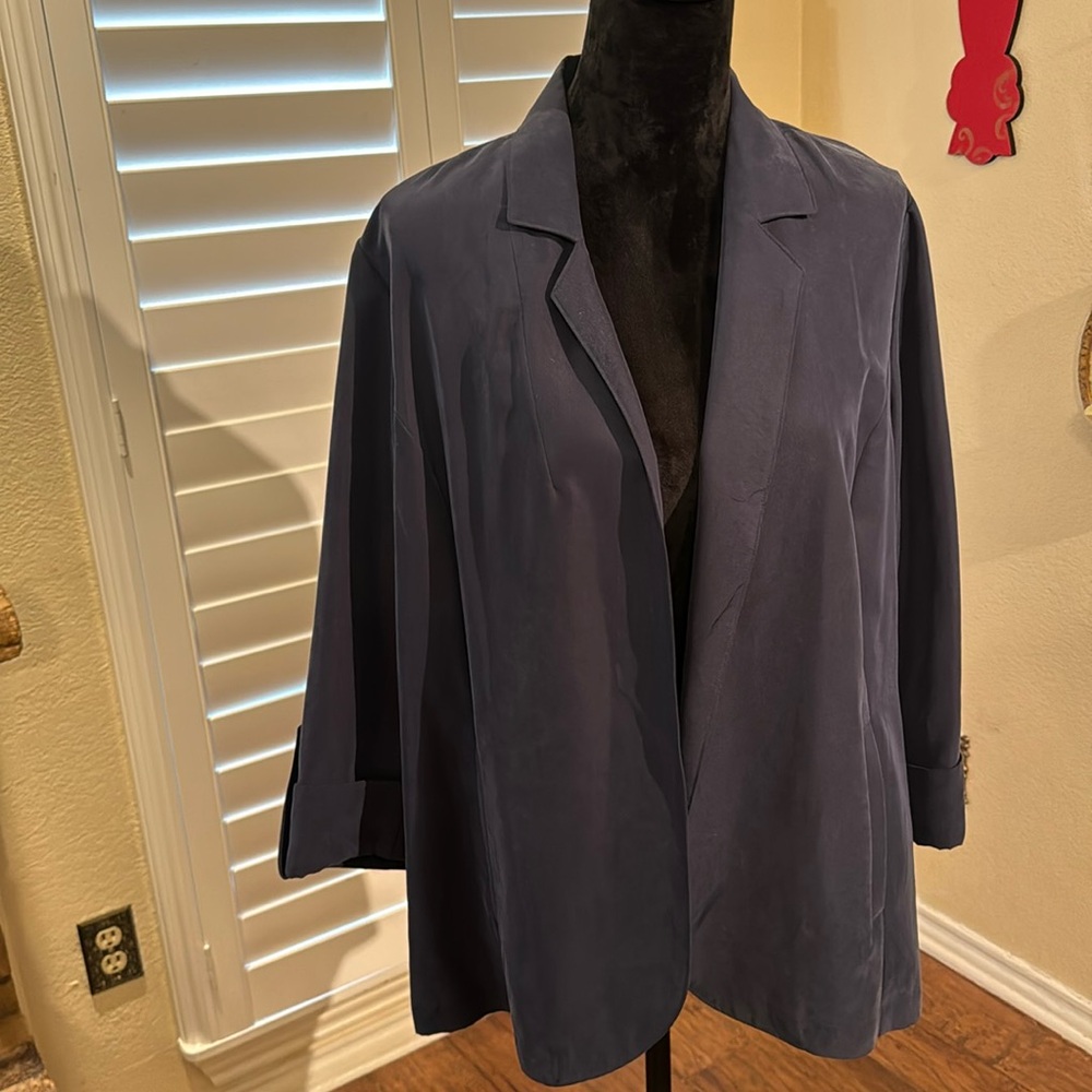Blazer, XL,navy w big front pockets,3/4 sleeves gathered detail in back